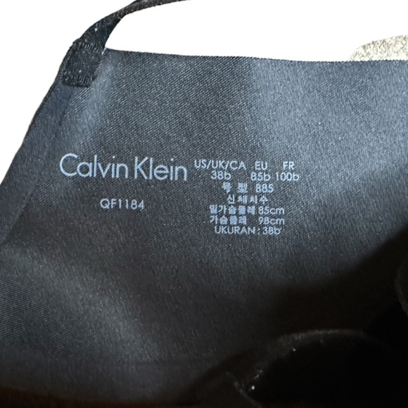 Black bra - Picture 3 of 3